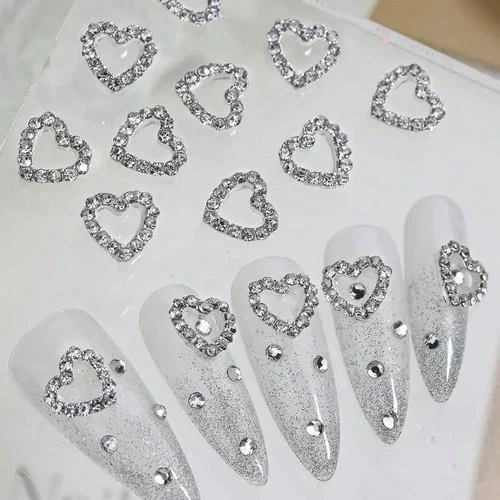 Coconoir Beauty - Nail Charms - Cut Out Diamond Hearts - Medium - 10pk